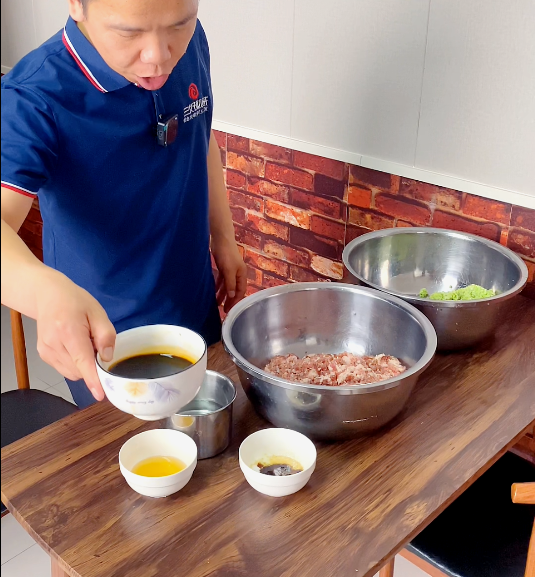 先學技術還是先入手仿手工包子機？