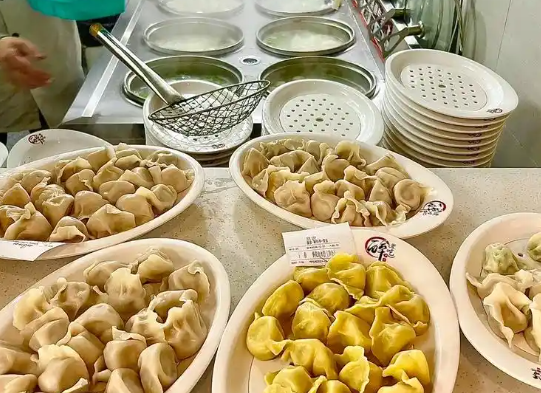 開餃子館效率翻倍，全靠這臺智能餃子機